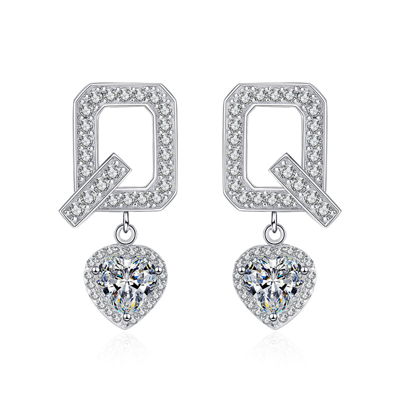925 Sterling Silver "Q" Letter Stud Earrings with Heart-Shaped Moissanite – PT950 Gold Plated