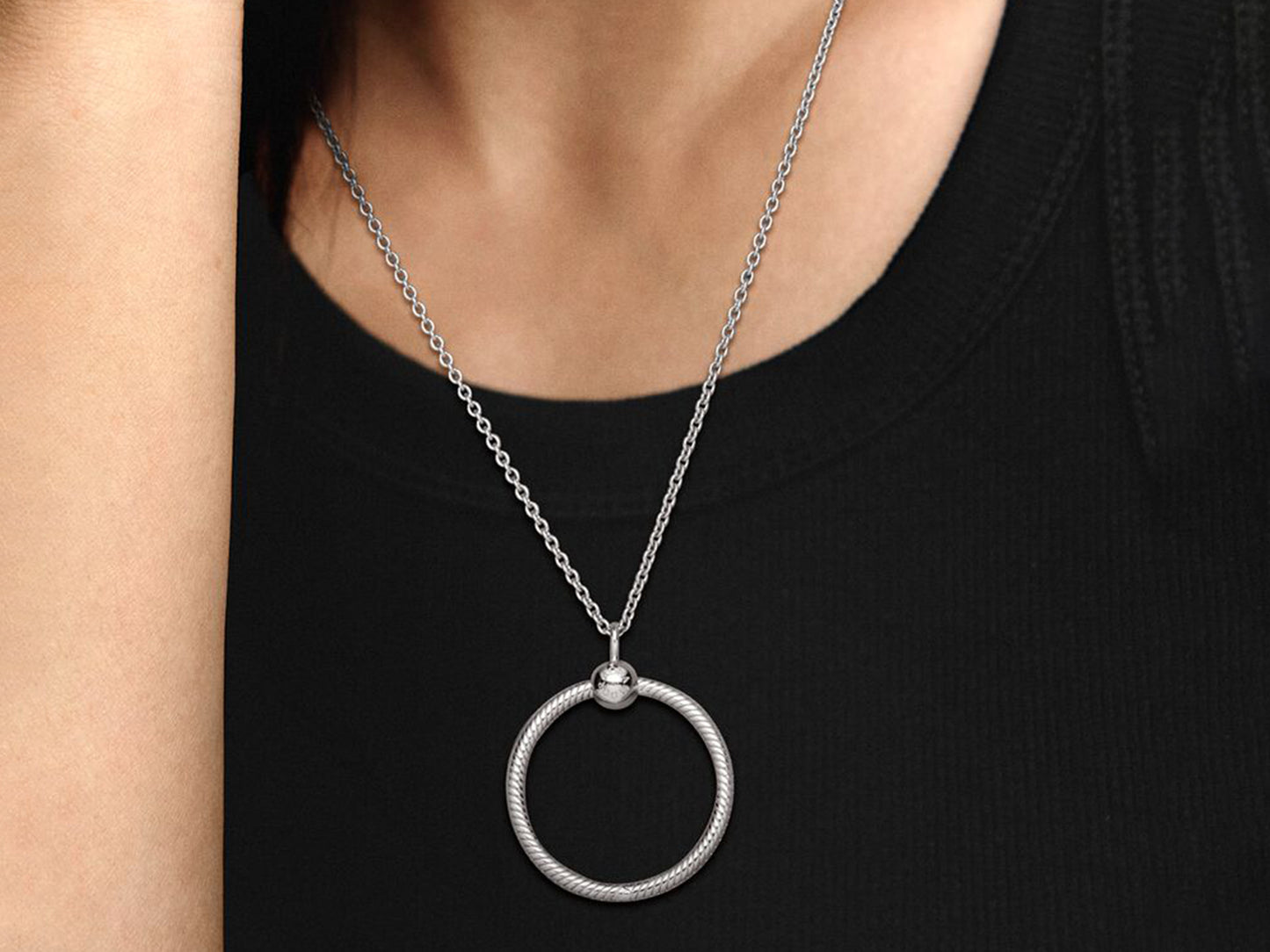 Medium O Pendant