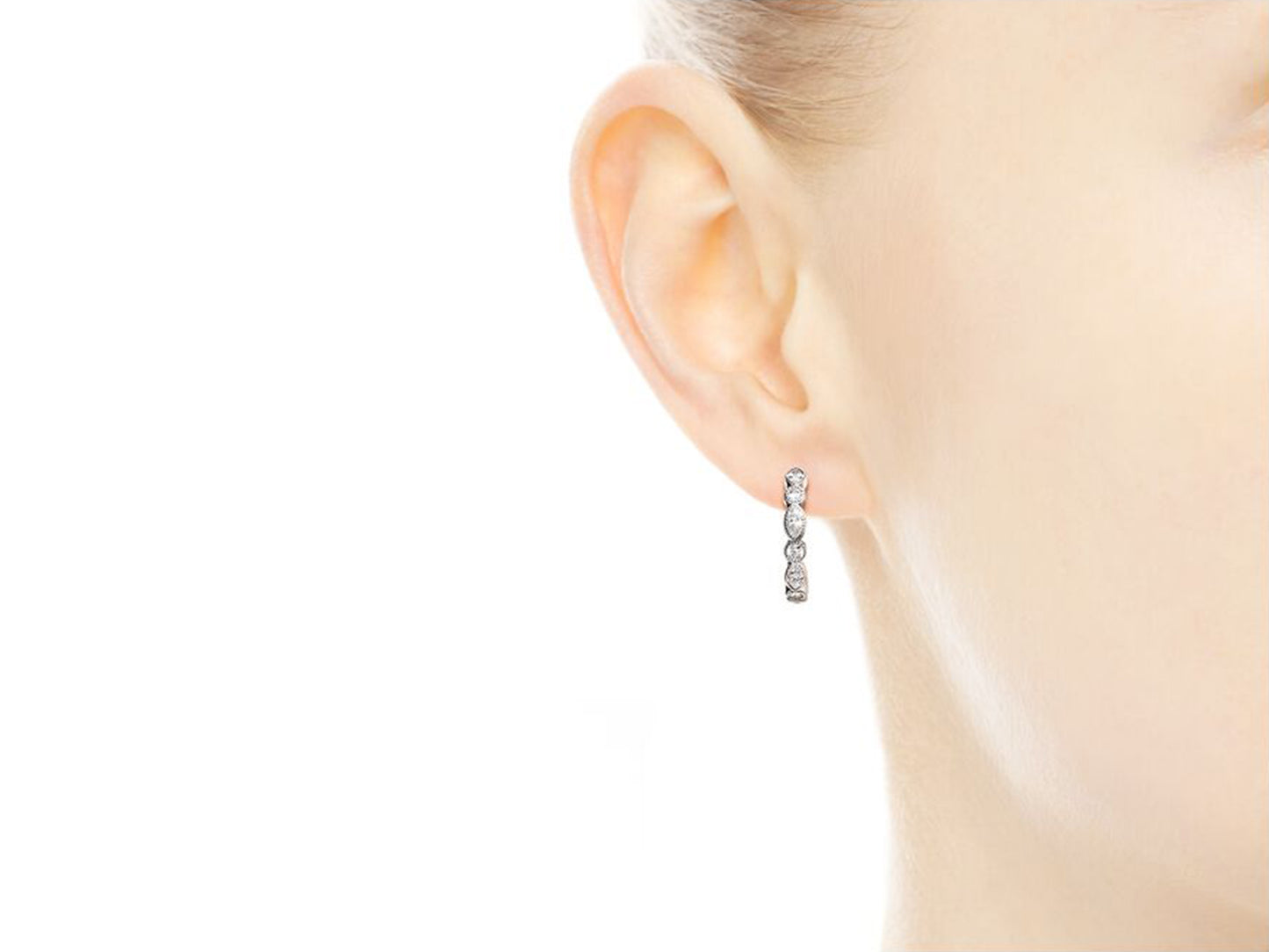 Enchanting Countess Stud Earrings