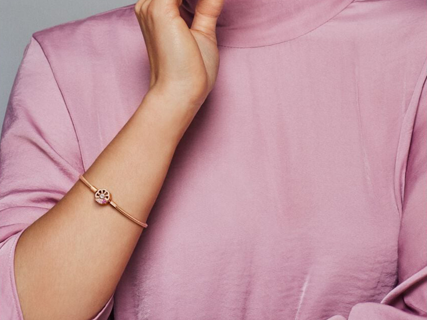 Fan-Shaped Chain Bracelet
