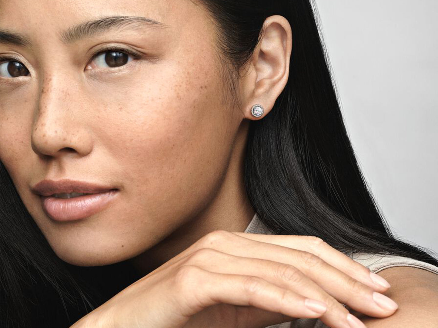 Round Sparkle Stud Earrings