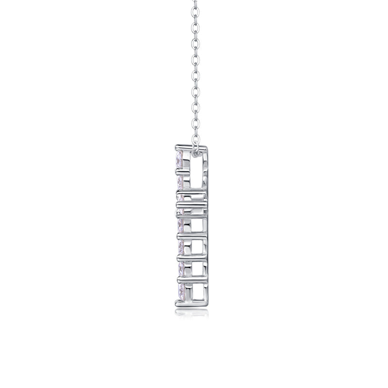 Sophisticated Unisex Necklace with Cross Design