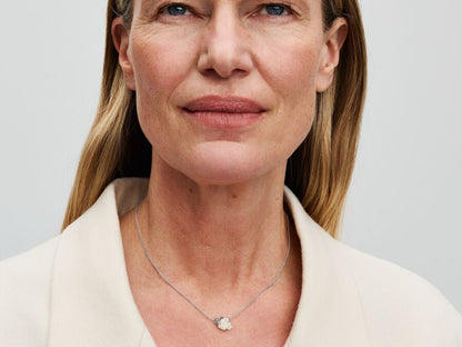 White Rose in Bloom Collier Necklace