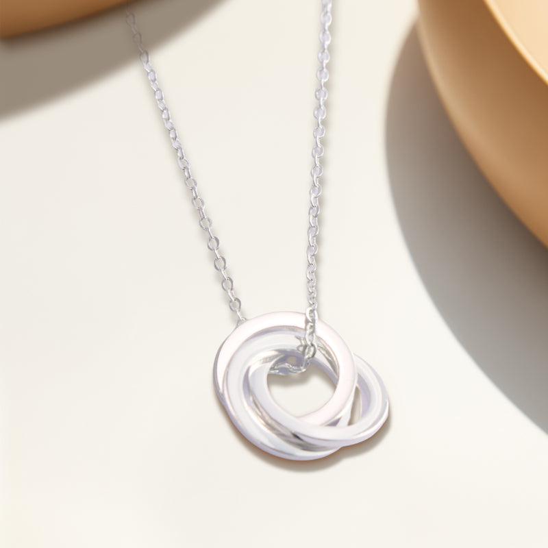 Stylish Silver O-Chain Necklace with Geometric Circle Pendant