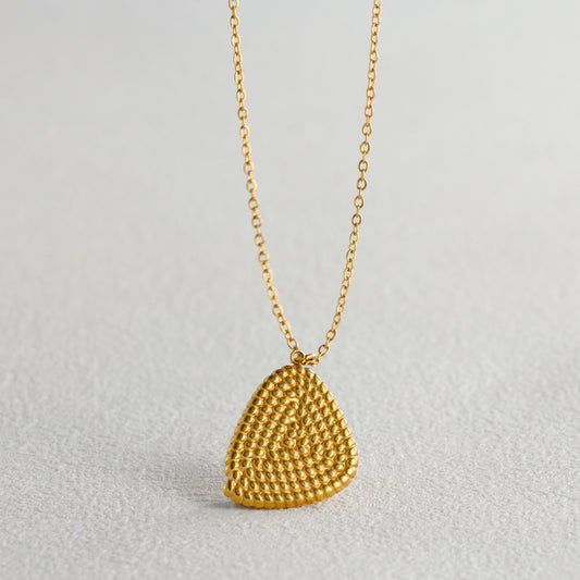 Chic Gold O-Chain Necklace with Geometric Triangle Pendant