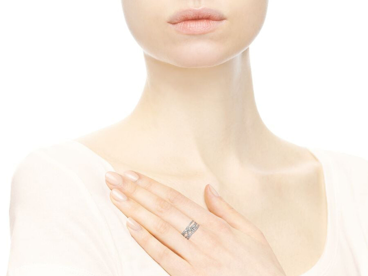 Sparkling Ribbon and Bow Ring