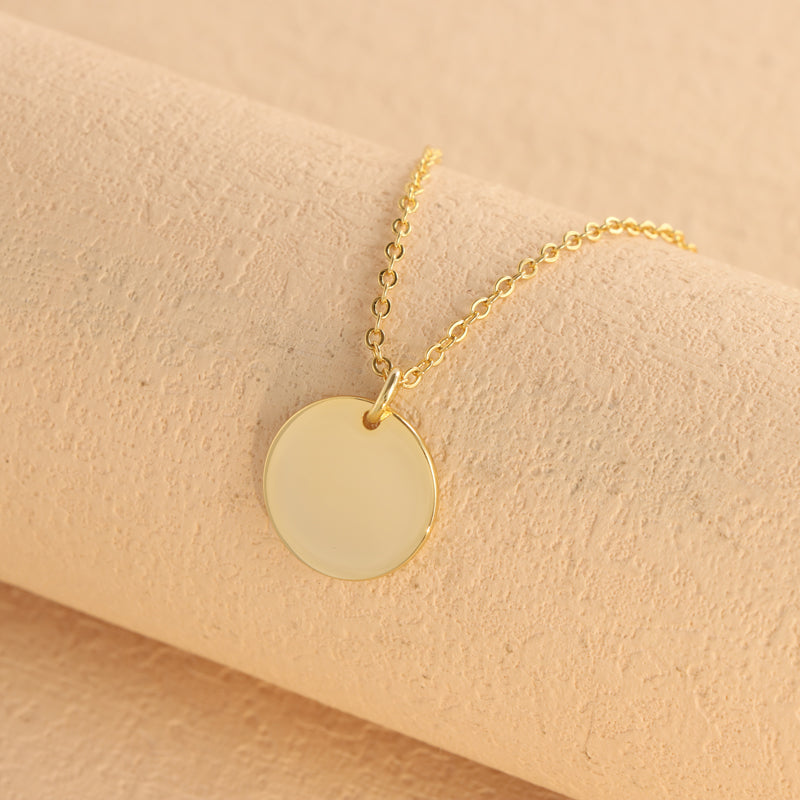 Classic Gold Tone O-Chain Necklace with Circular Pendant