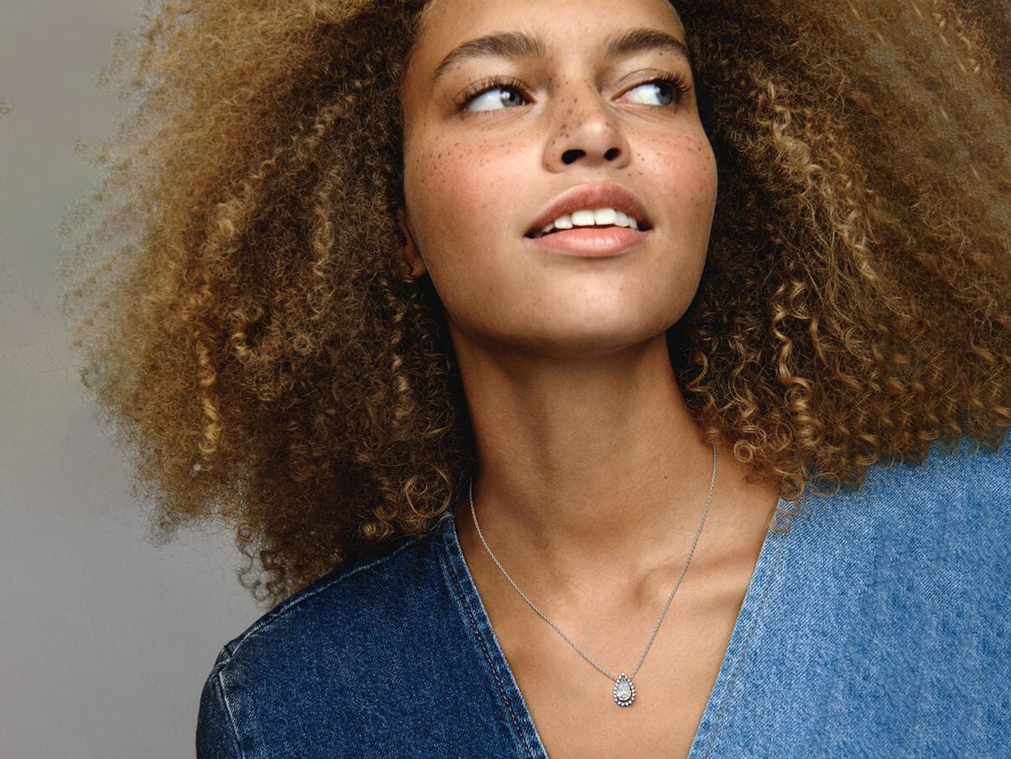 Sparkling Pear Halo Collier Necklace