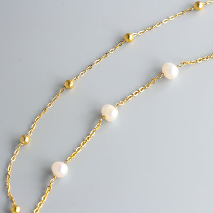 Gold Stainless Steel O-Chain Necklace with Pearl and Leaf Pendant