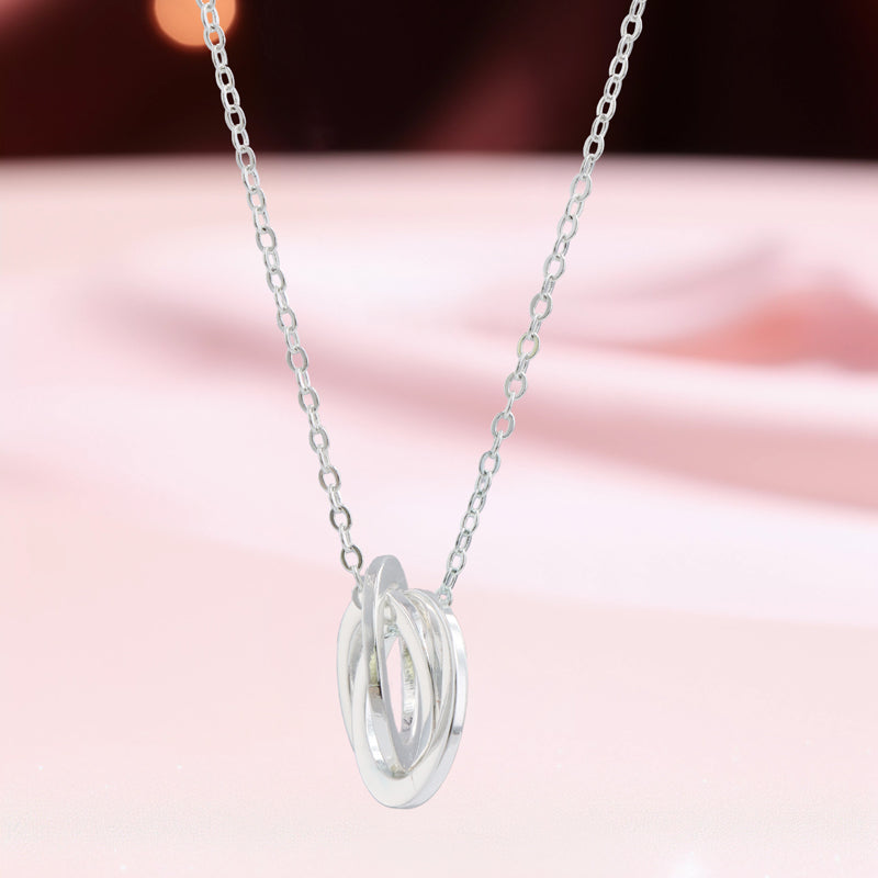 Stylish Silver O-Chain Necklace with Geometric Circle Pendant