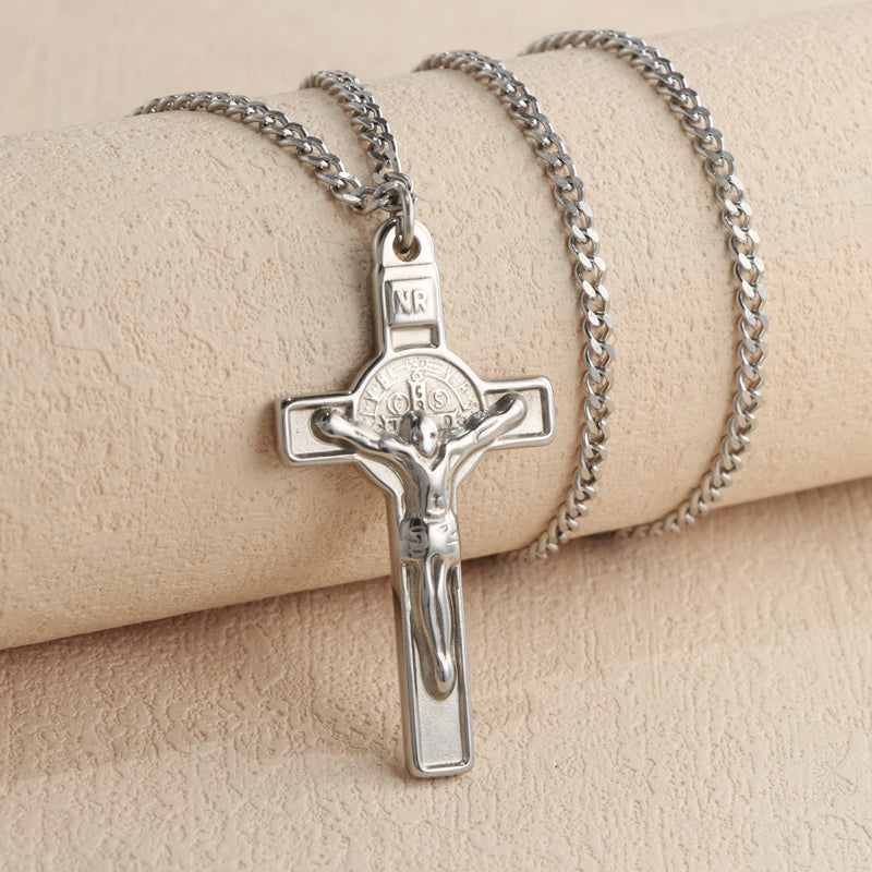 Trendy Silver Chopin Chain Necklace with Cross and Jesus Figure Embellishment