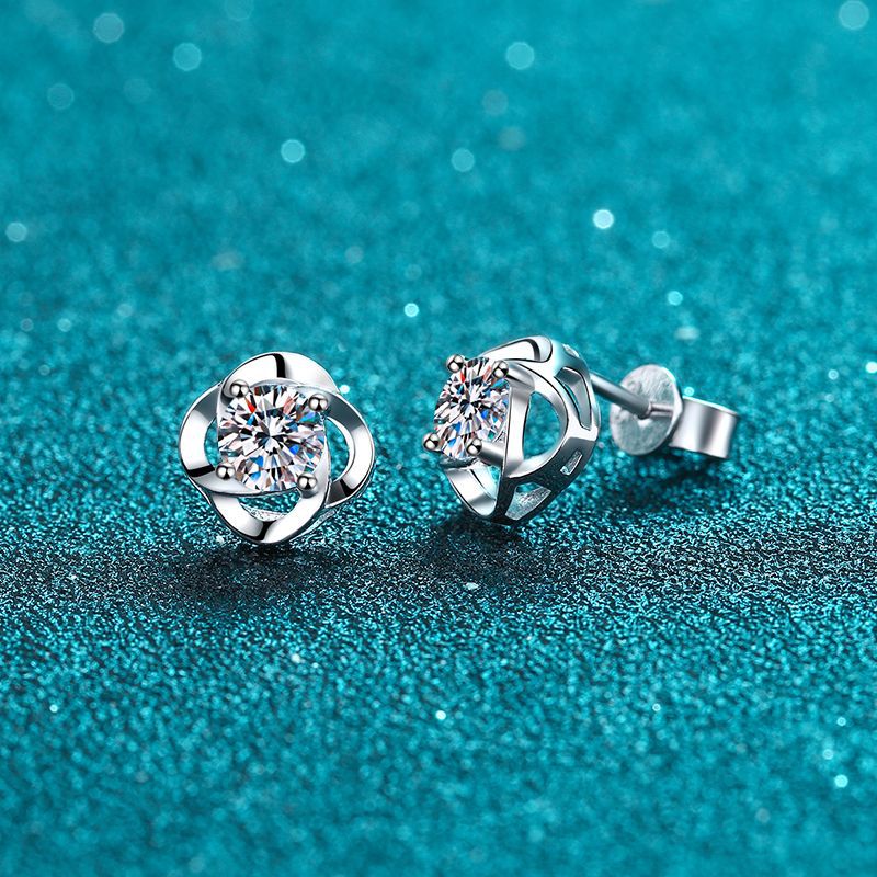 925 Sterling Silver 4-Prong Moissanite Stud Earrings - 0.3CT/0.5CT Floral Inspired Elegance