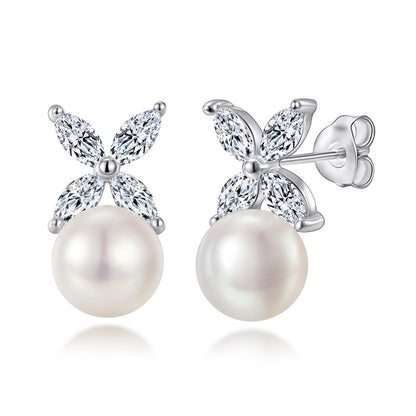 925 Sterling Silver Four-Leaf Clover Pearl Stud Earrings – Elegant Korean-Inspired Jewelry
