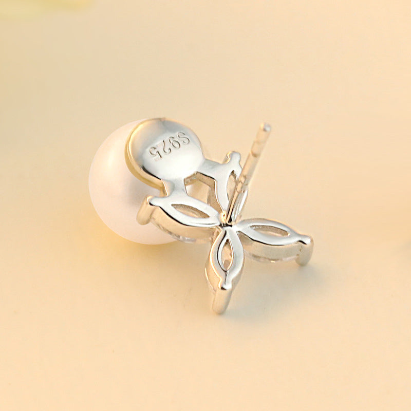 925 Sterling Silver Four-Leaf Clover Pearl Stud Earrings – Elegant Korean-Inspired Jewelry