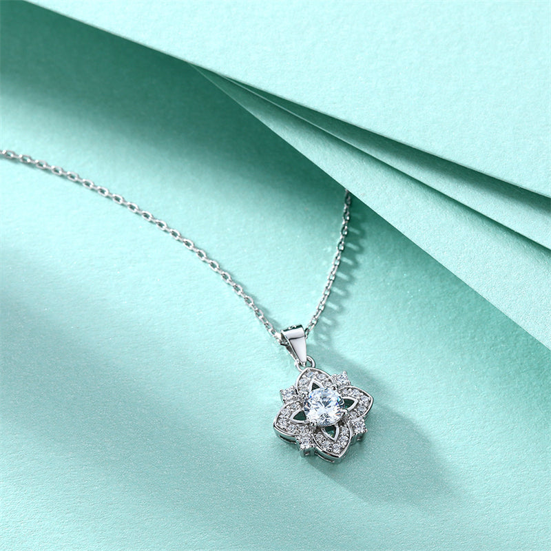 925 Sterling Silver Four-Leaf Clover Pendant Necklace - Dainty Star & Zirconia Lucky Charm Collarbone Chain