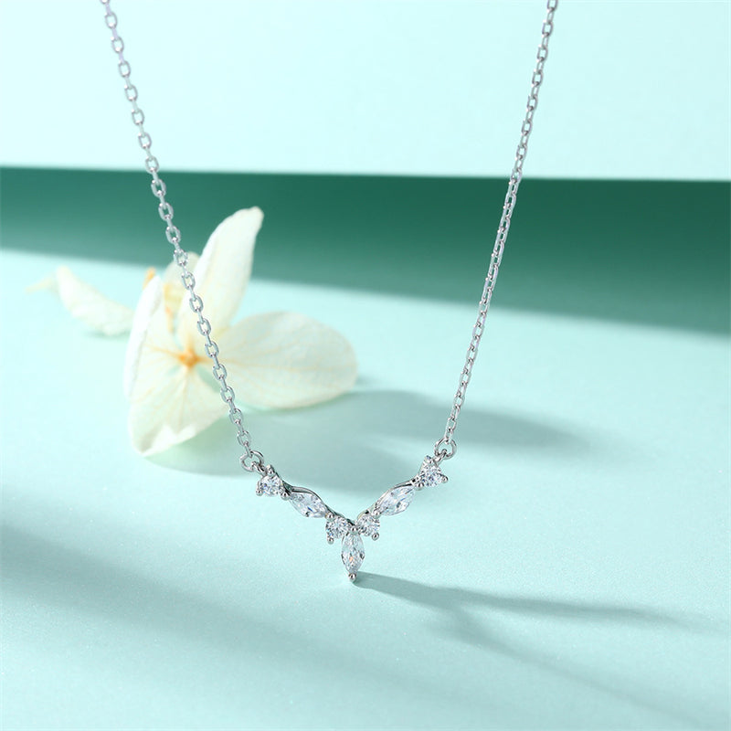 925 Sterling Silver Heart Pendant Necklace with Zirconia - Elegant Chanel-Style Collarbone Chain
