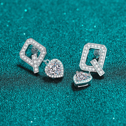 925 Sterling Silver "Q" Letter Stud Earrings with Heart-Shaped Moissanite – PT950 Gold Plated