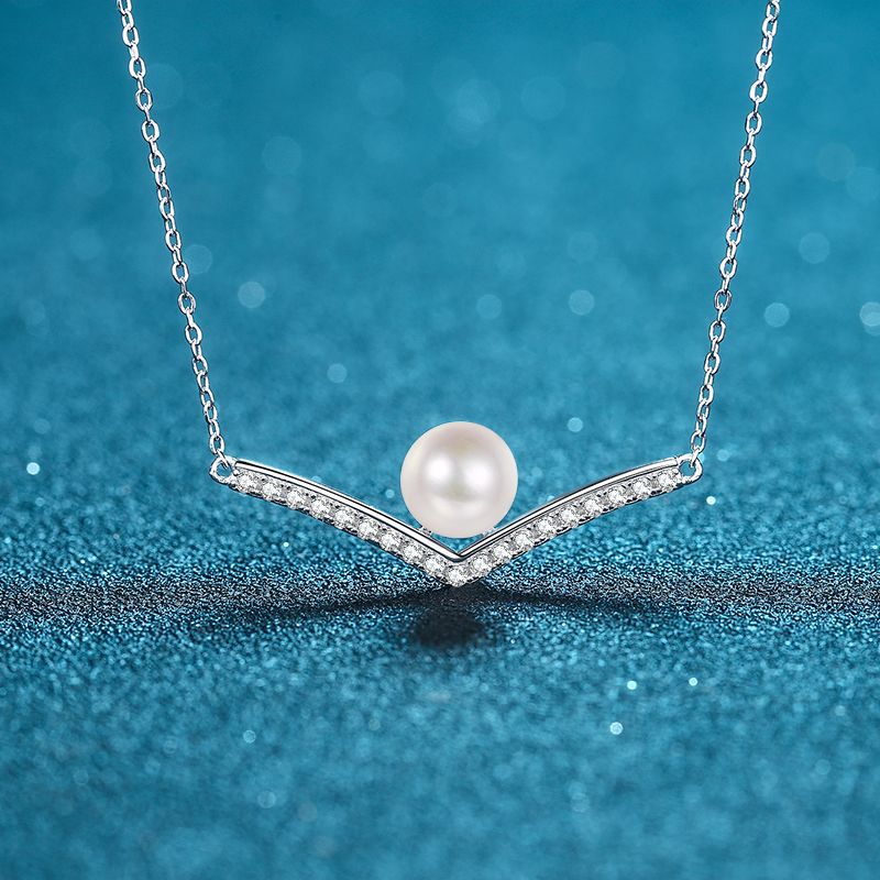 925 Sterling Silver V-Shaped Pendant Necklace - 0.285CT Moissanite & 8mm Freshwater Pearl Chain