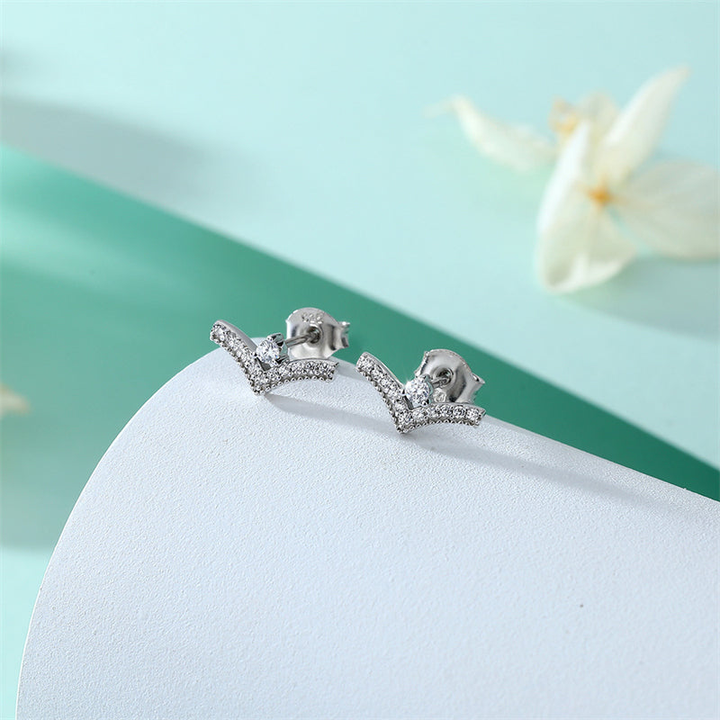 925 Sterling Silver 'V' Letter Stud Earrings – Minimalist Alphabet Zircon Jewelry