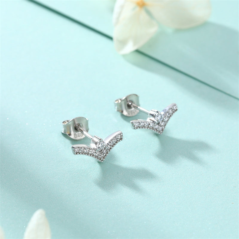 925 Sterling Silver 'V' Letter Stud Earrings – Minimalist Alphabet Zircon Jewelry