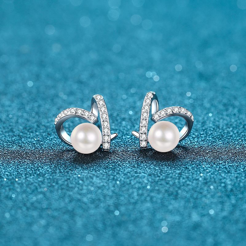 925 Sterling Silver Heart-Shaped Stud Earrings - Flawless Freshwater Pearl with 0.32ct Moissanite