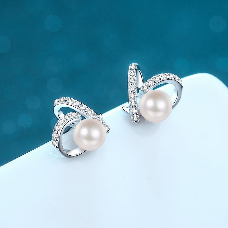 925 Sterling Silver Heart-Shaped Stud Earrings - Flawless Freshwater Pearl with 0.32ct Moissanite