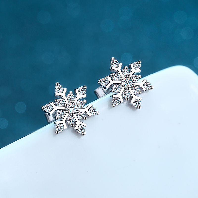 925 Sterling Silver Snowflake Earrings with 0.72ct Moissanite – Elegant Floral-Inspired Studs