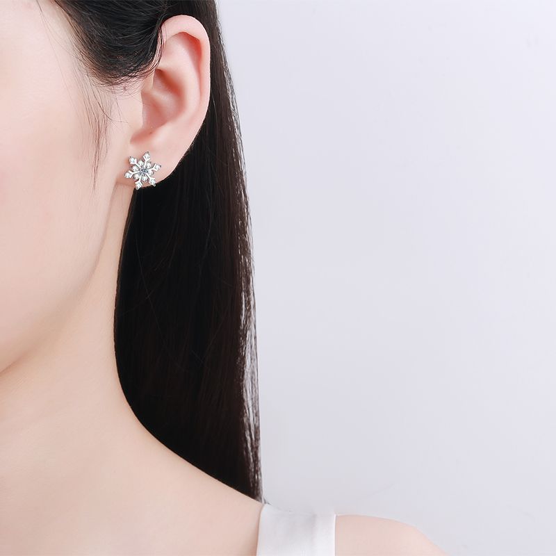 925 Sterling Silver Snowflake Earrings with 0.72ct Moissanite – Elegant Floral-Inspired Studs
