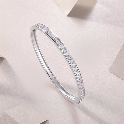 Chic Geometric Band with Sparkling Stones