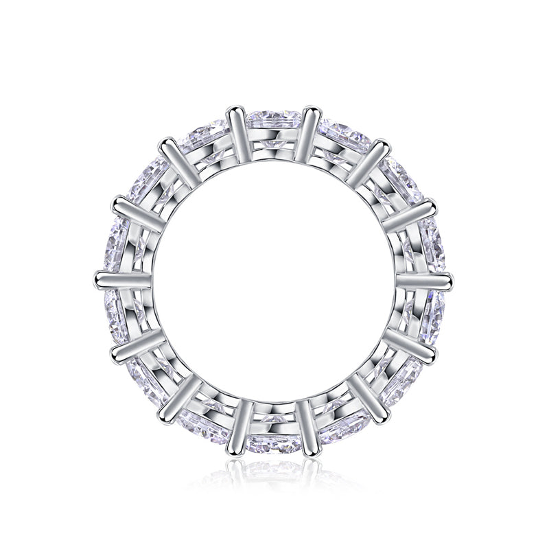 Chic Silver Band with Round Moissanite Design