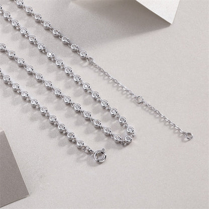 Chic Silver Pendant Necklace for Fashionable Women