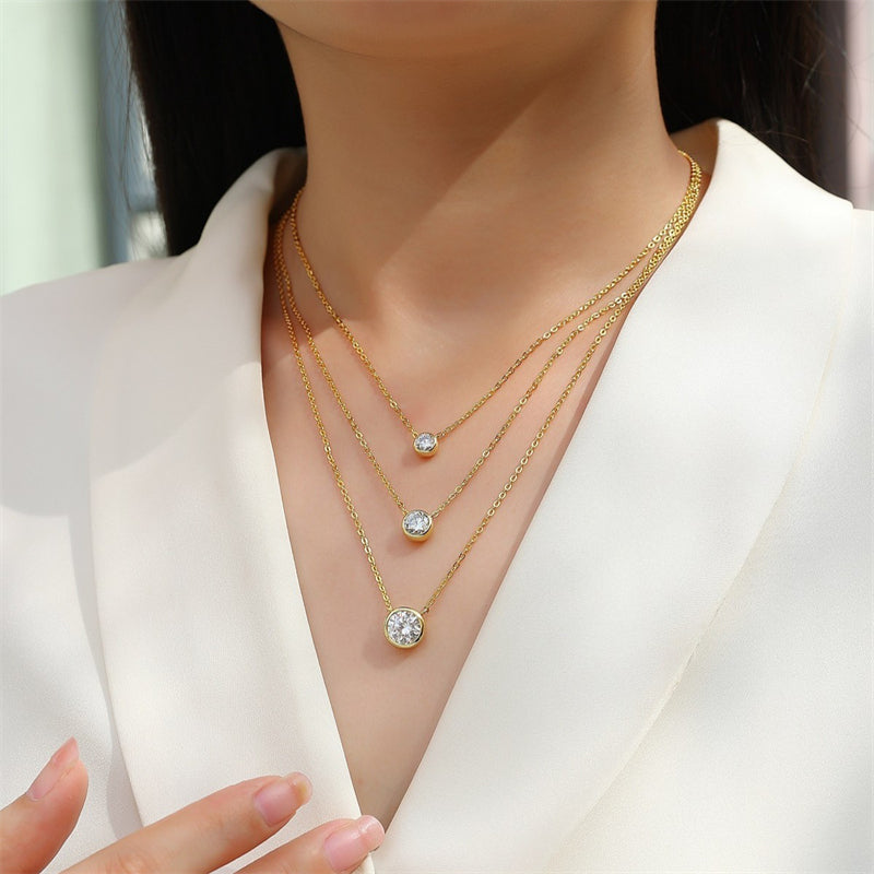 Contemporary Unisex Necklace with Geometric Moissanite Design