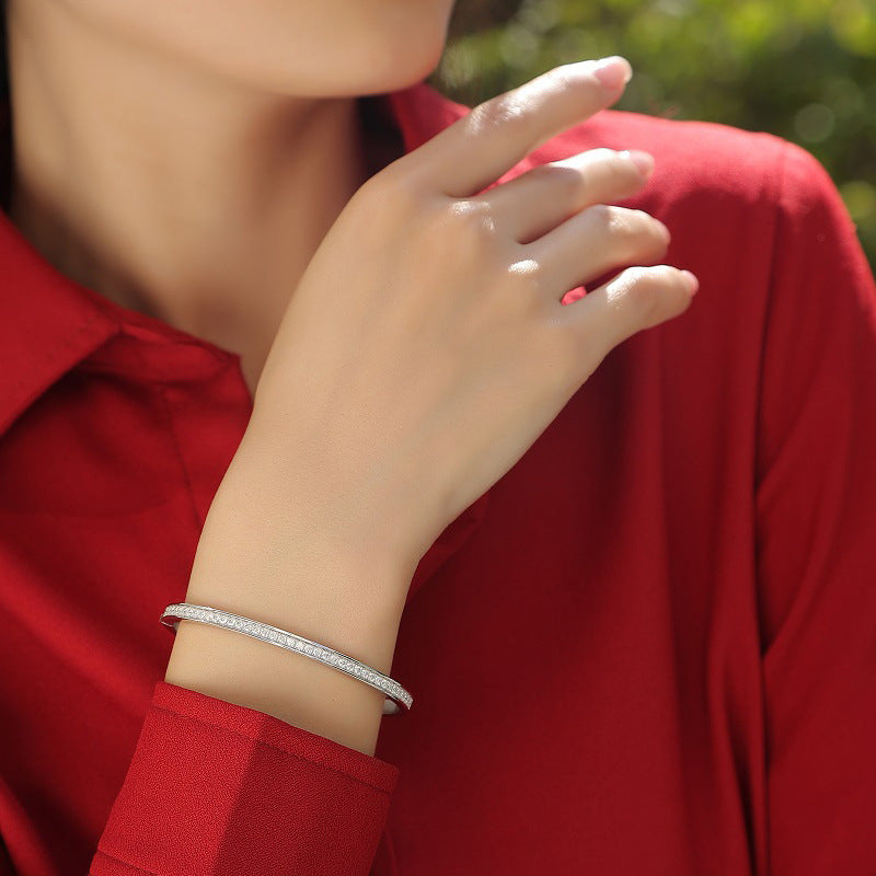 Elegant Adjustable Bracelet for Women