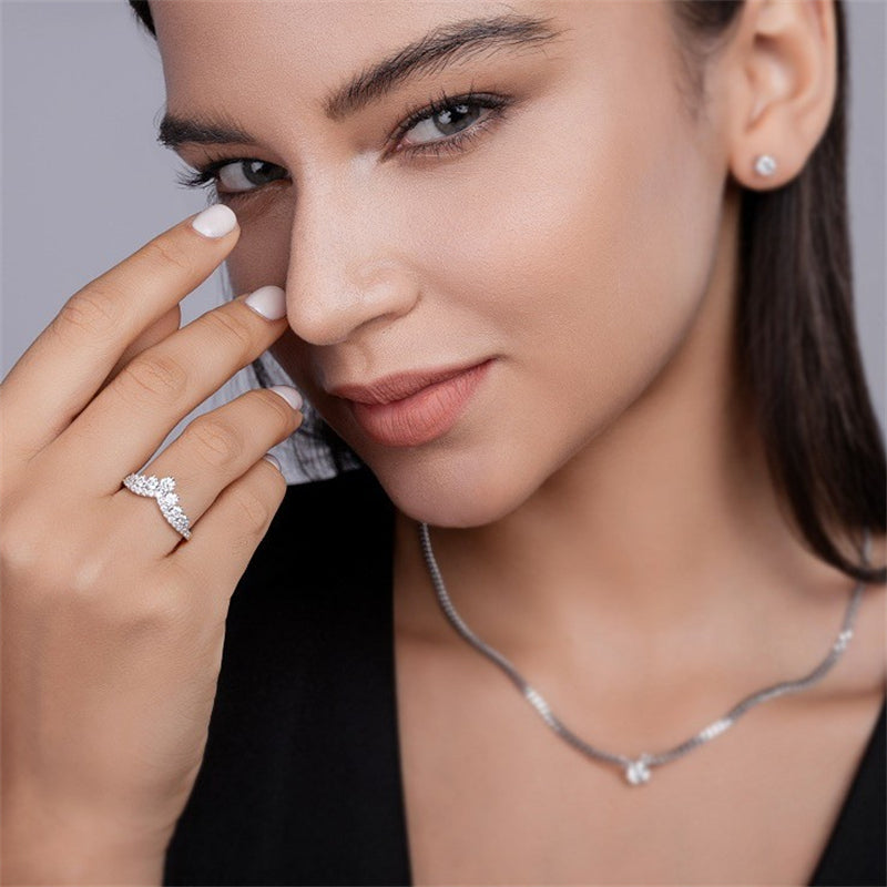 Fashionable Round Diamond Ring for Women