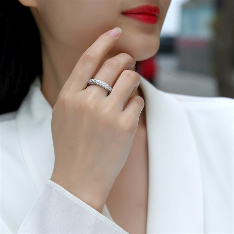 Glimmering Silver Ring with Moissanite