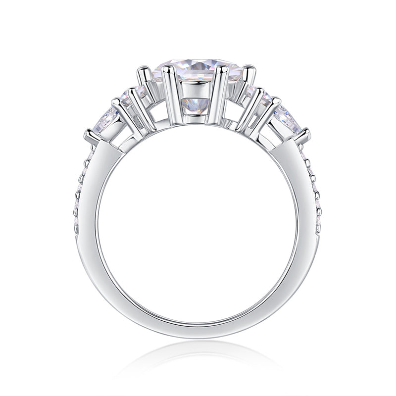 Luxurious 2 Carat Round Moissanite Ring in 925 Silver