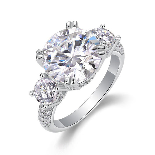 Luxurious Round Moissanite Ring in 925 Silver