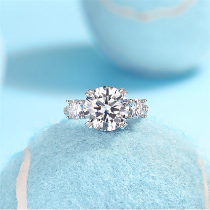 Luxurious Round Moissanite Ring in 925 Silver