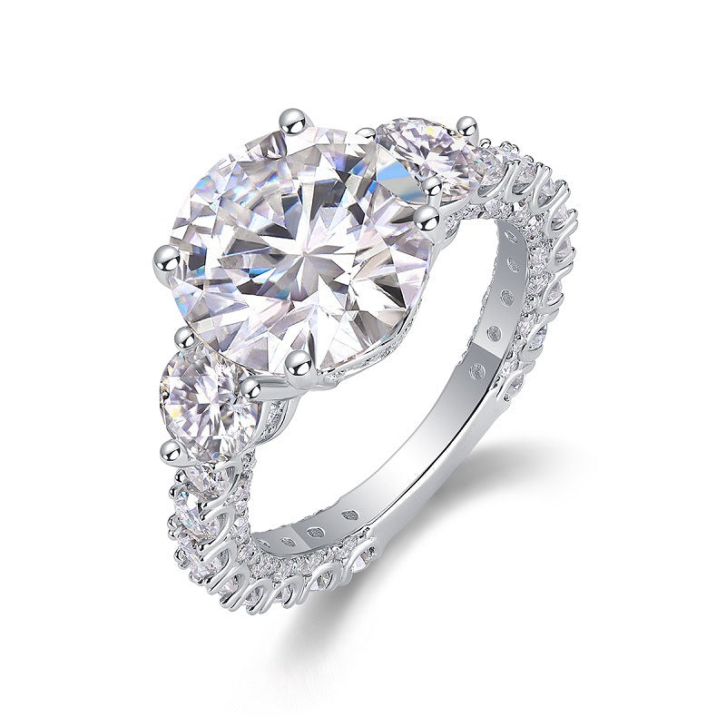 Luxurious Round Moissanite Ring in 925 Silver