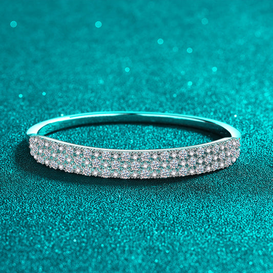 Minimalist Floral Bangle 3.03ct Moissanite 46x56mm Tulip Camellia Red Bean 925 Silver Rhodium