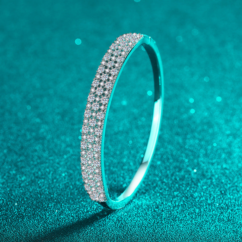 Minimalist Floral Bangle 3.03ct Moissanite 46x56mm Tulip Camellia Red Bean 925 Silver Rhodium