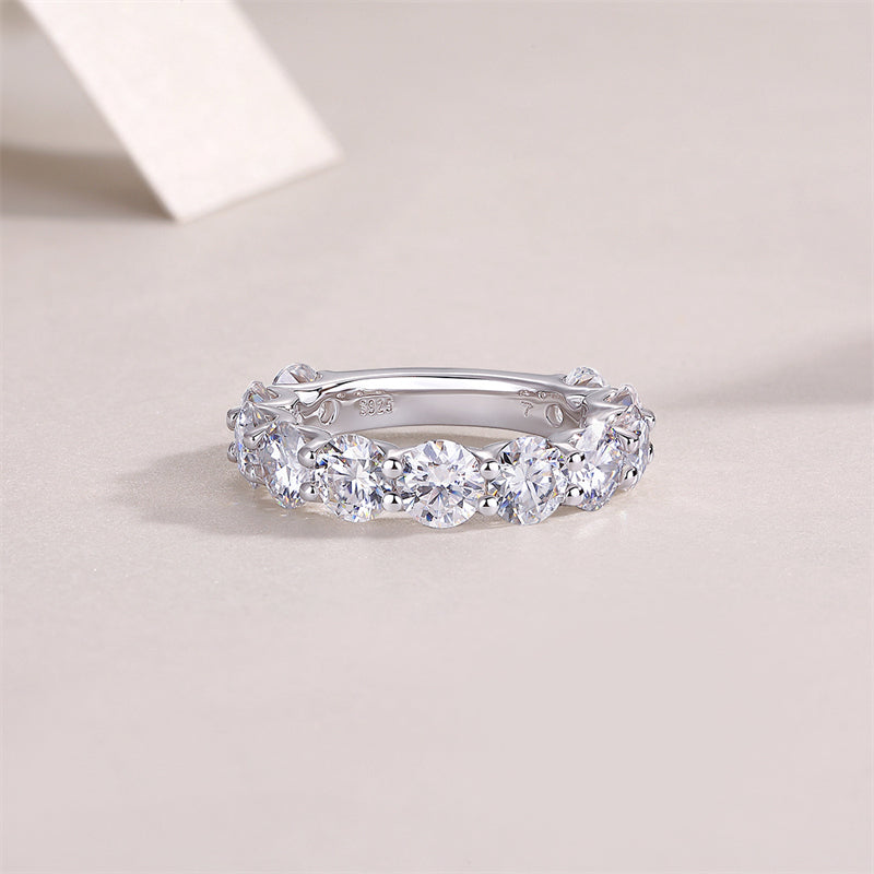 Minimalist Geometric Silver Band with Moissanite Sparkle