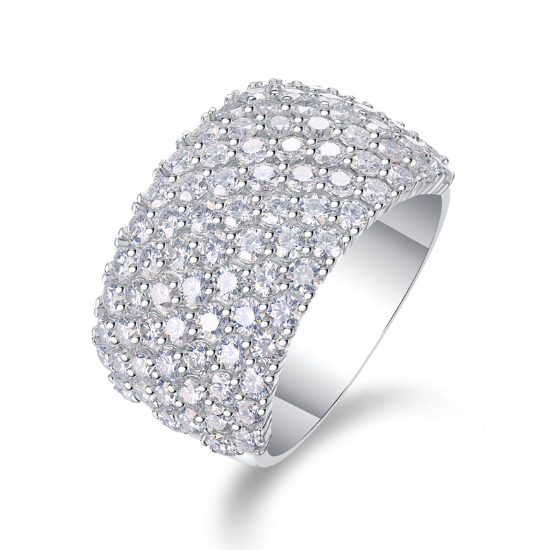 Minimalist Round Shape Moissanite Ring