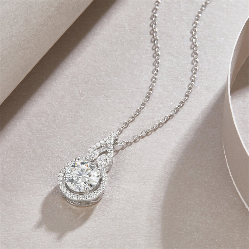 Modern Women's Necklace with Geometric Gourd Pendant