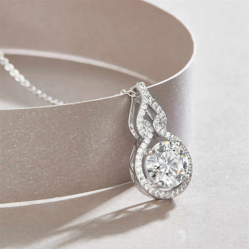 Modern Women's Necklace with Geometric Gourd Pendant