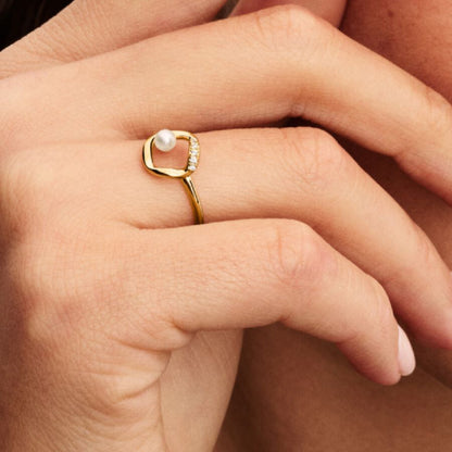 Pearl & Pavé Gold Circle Ring