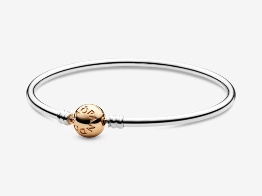 Round Clasp Bangle