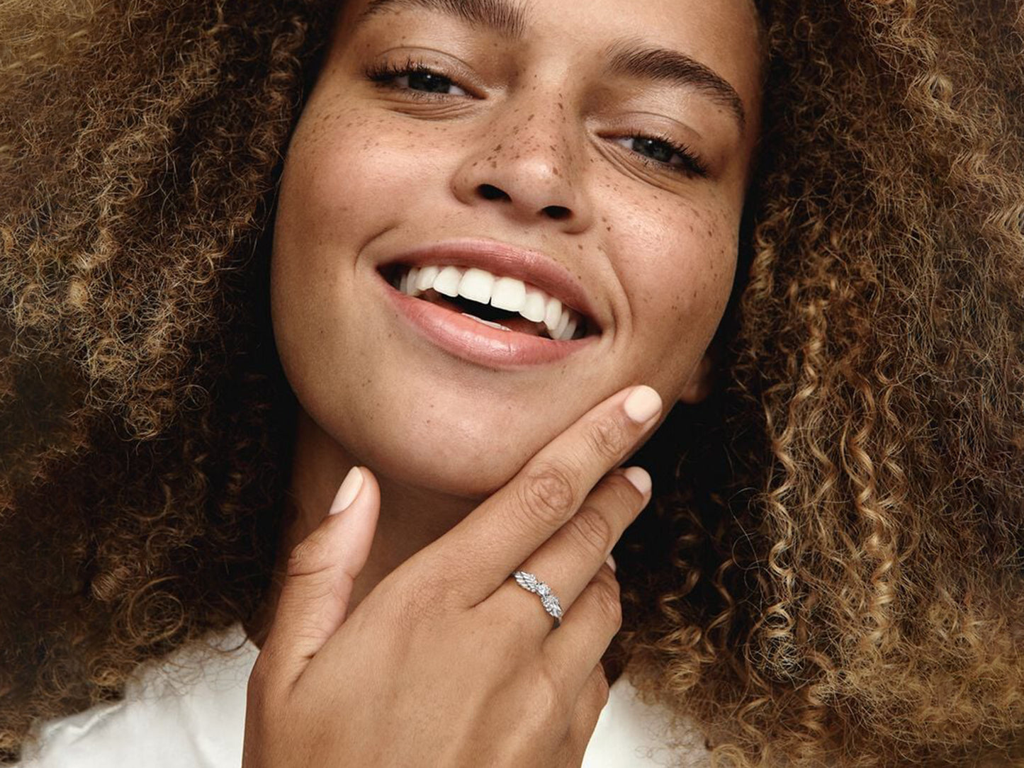 Sparkling Angel Wings Ring