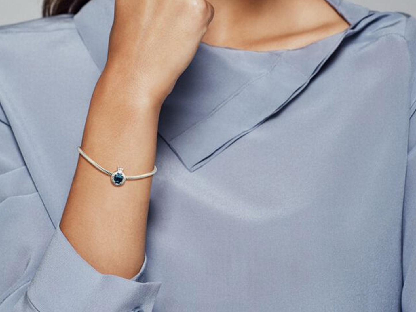 Blue Shine Crown O Charm