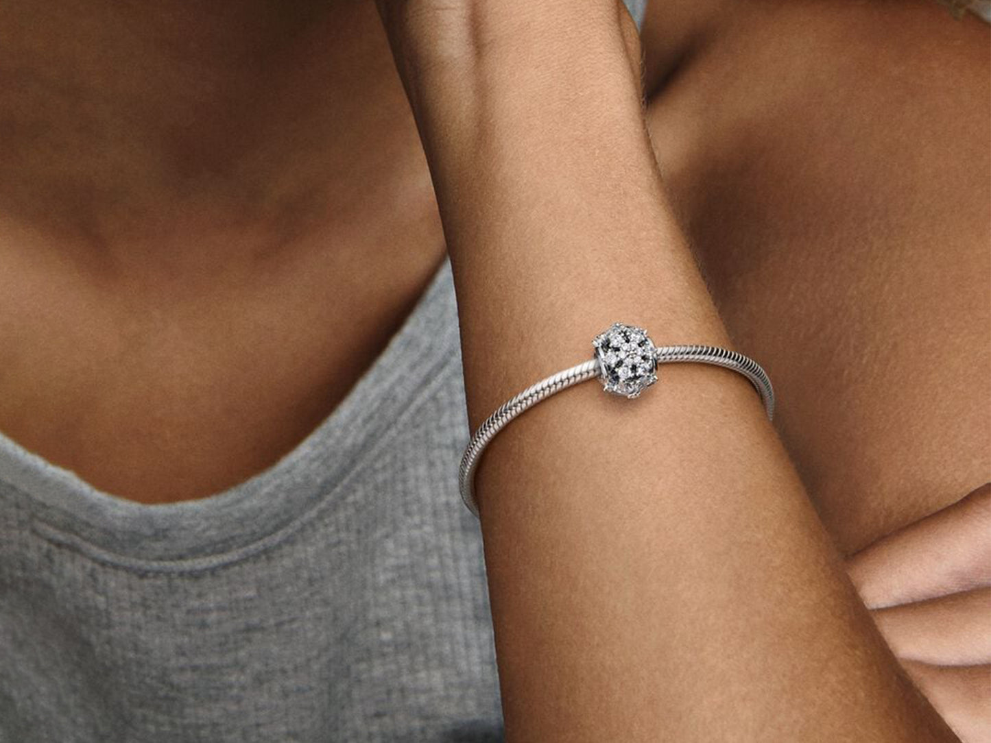 Sparkling Herbarium Cluster Round Charm